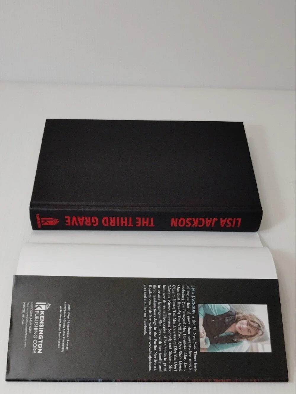 3 For $8 Lisa Jackson The Third Grave *First Kensington Hardcover Edition*